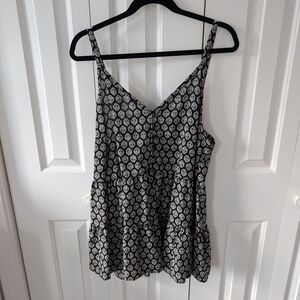 Black and White Patterned Women's Top
